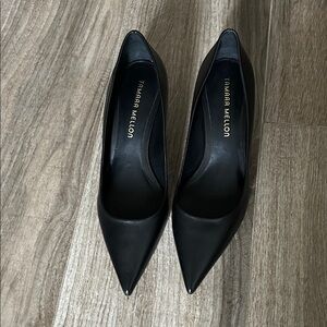 Tamara Mellon Classic Black Pointed Heels a size 37 NWOB